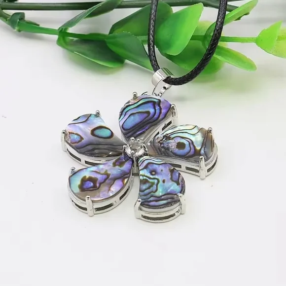 NATURAL Multi-color Abalone Shell Flower Shaped Pendant With Rhinestone - Picture 3 of 7